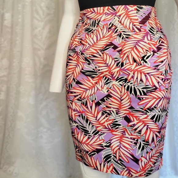 GUESS Claudette Pencil Skirt Red Purple NWT - Picture 4 of 10